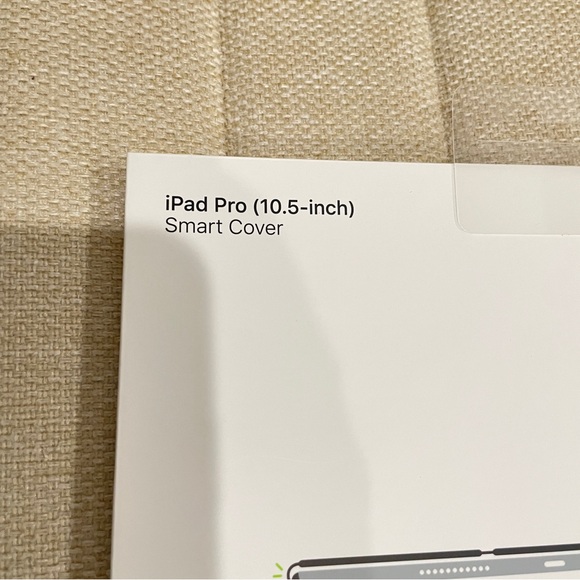 NEW iPad Pro 10.5 inch Smart Cover Charcoal Gray - Picture 3 of 3